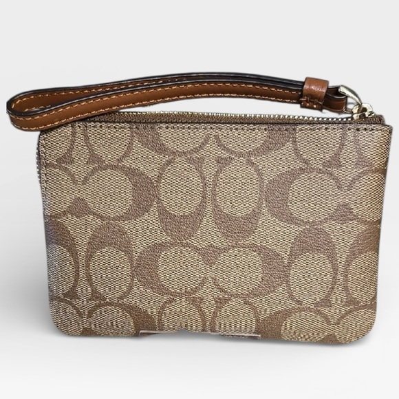 Coach Radial Rainbow Corner Zip Wristlet (NWT) 🍍 w/ unbranded Dusty - Picture 2 of 3